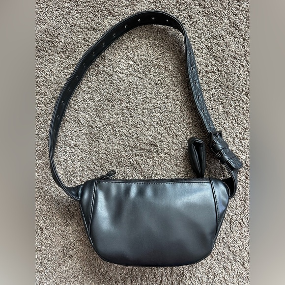 Steve Madden Belt Bag - Picture 3 of 3